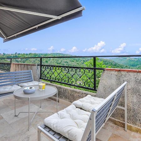 Awesome Apartment In Saint-Jeannet With Kitchen Exterior photo